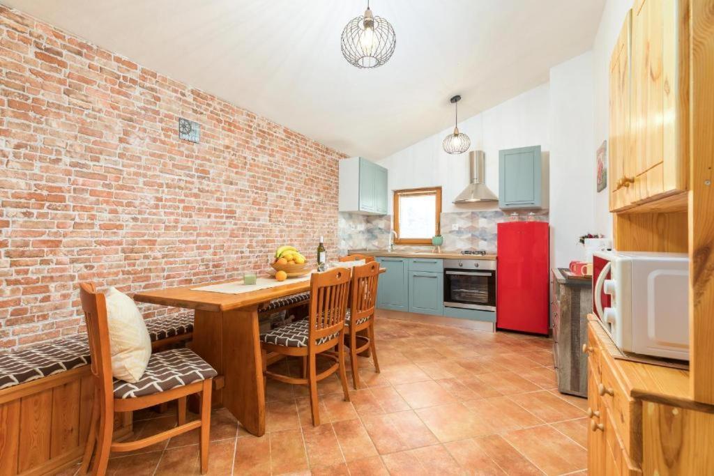 Apartment Mladenka プーラ エクステリア 写真