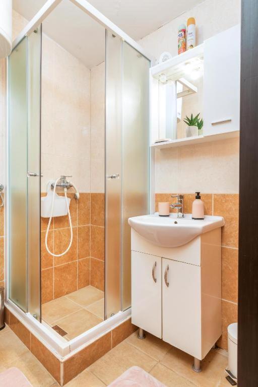 Apartment Mladenka プーラ エクステリア 写真